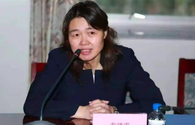 美女扒开超粉嫩的尿囗让人桶