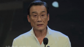 长得很黏的长发小姐
